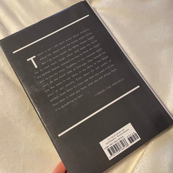 BECOMING Michelle Obama Personal Hardcover Biography Novel Non Fiction - Picture 2 of 2